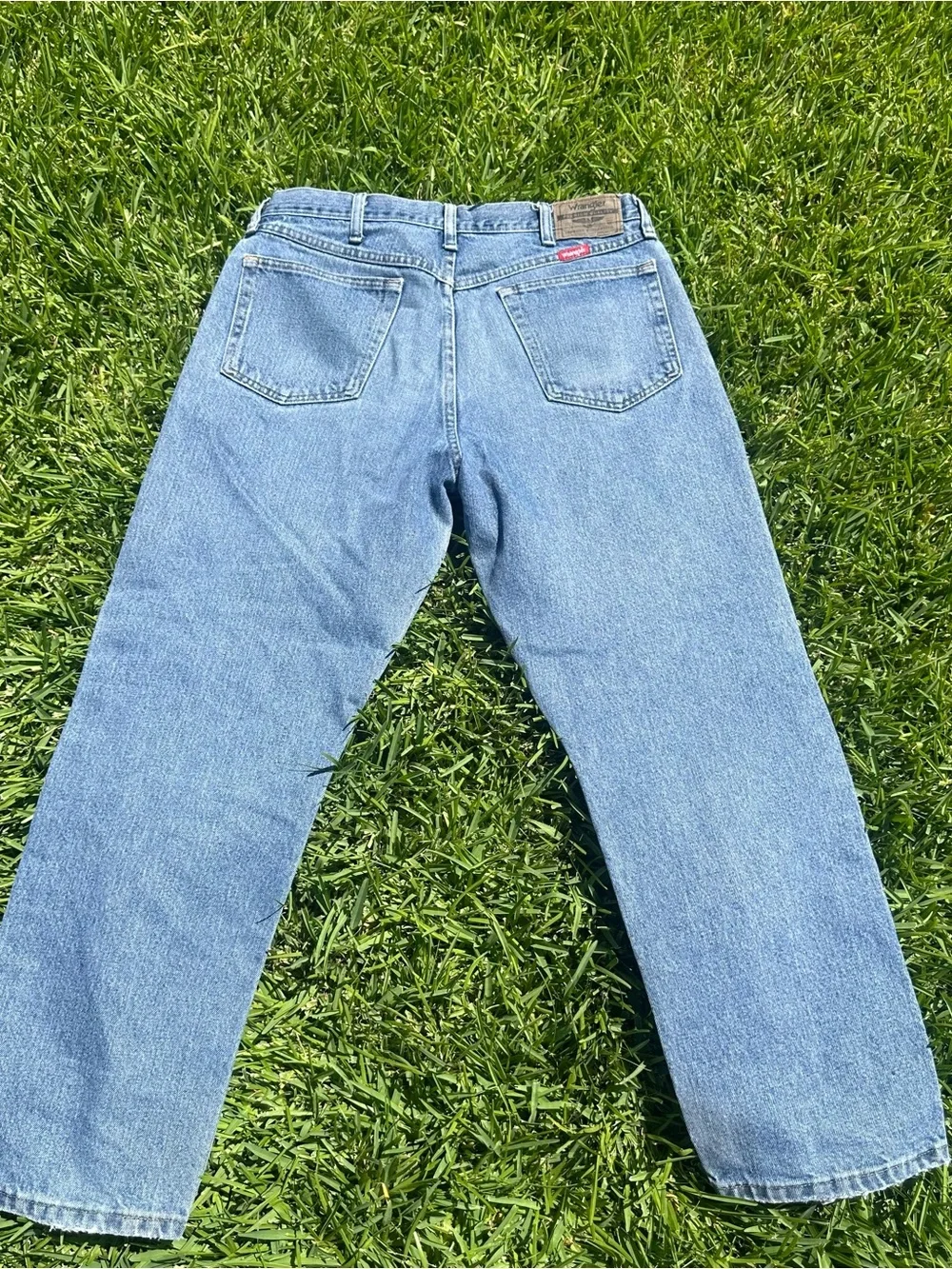 Men's Classic Light Blue Denim Jeans Size 34x30 Relaxed Fit